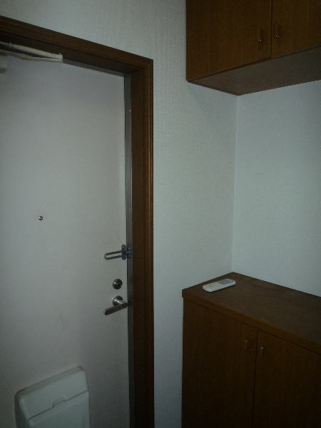 玄関　玄関収納付き