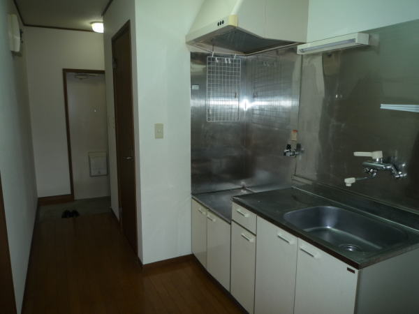 キッチン　収納豊富なキッチンスペース