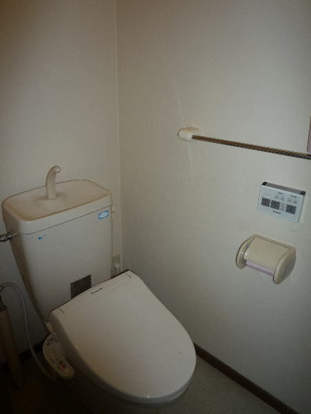 トイレ　温水暖房便座