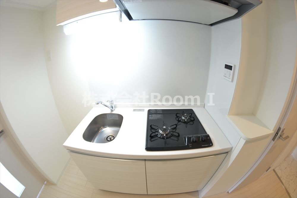 キッチン　コンパクトなキッチンで掃除もラクラク 反転