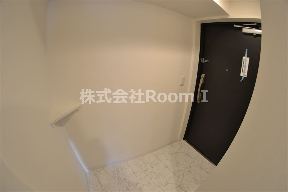 玄関　ゆったりとした玄関です 反転