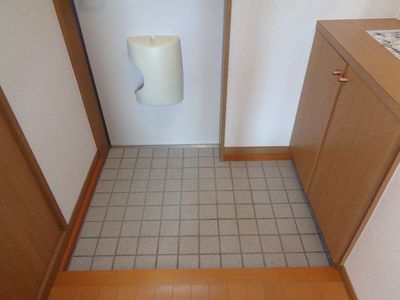 玄関　下駄箱付き玄関