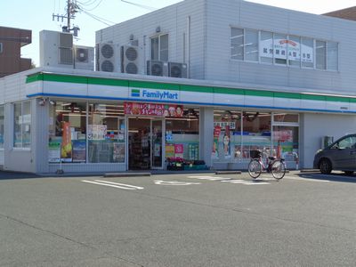コンビニ　ファミリーマート豊橋東脇店（コンビニ）まで707m