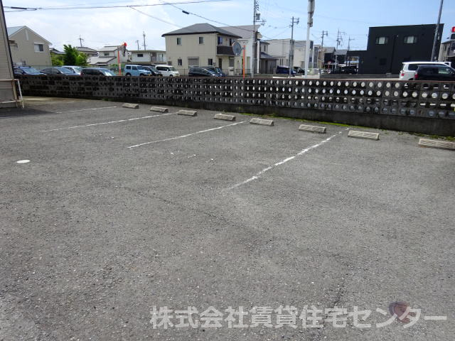 【グリーンフル夏目IIの駐車場】