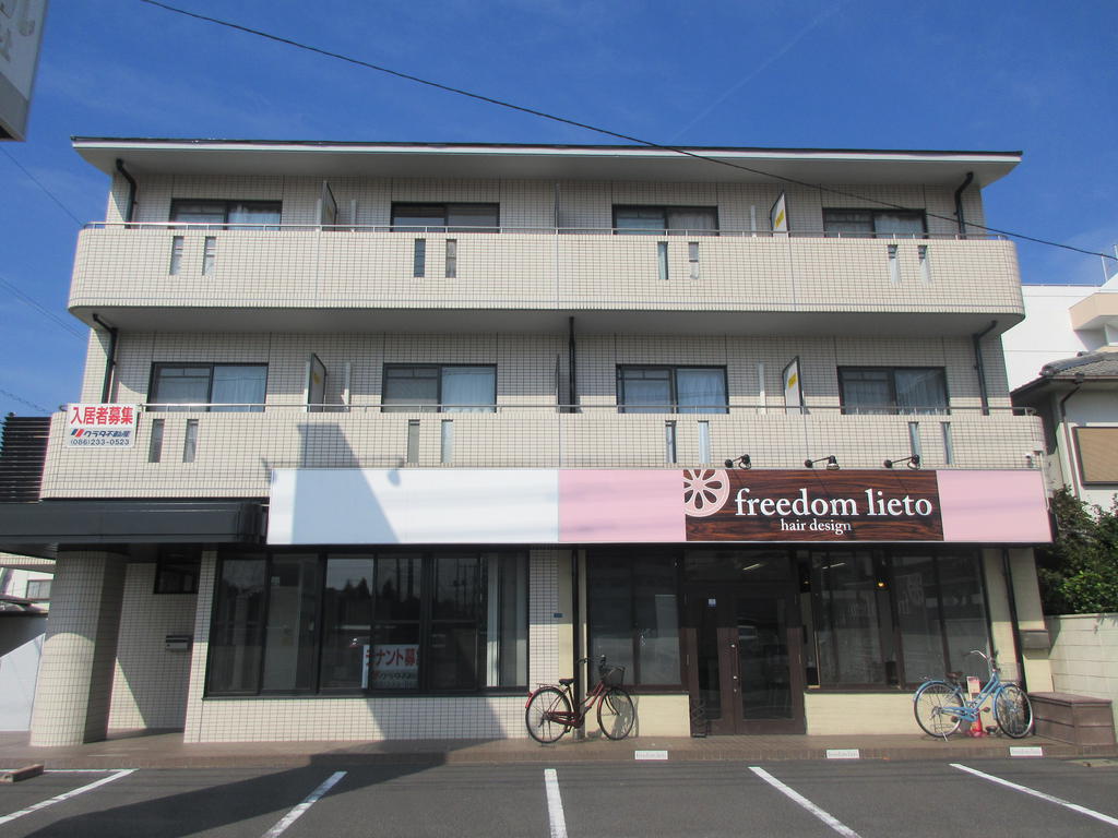 建物外観　オートロックマンション