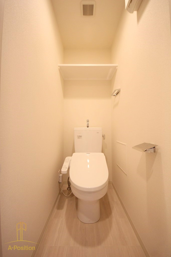 トイレ　プレサンス心斎橋ソレイユ