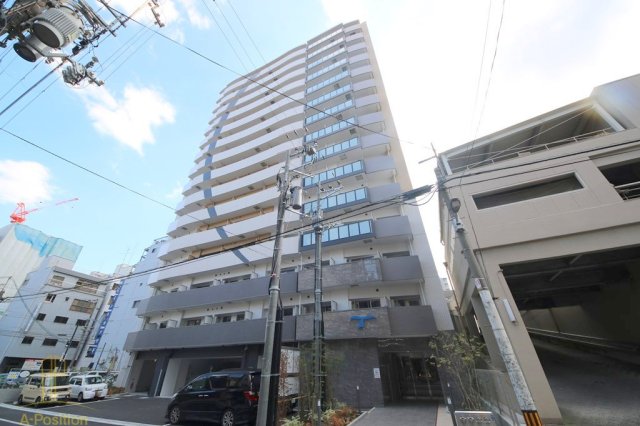 大阪市中央区博労町のマンションの建物外観