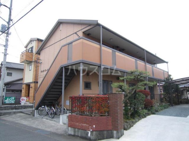富士市依田原町のアパートの建物外観