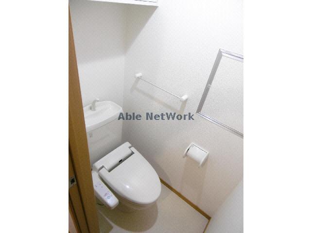 トイレ　温水洗浄便座