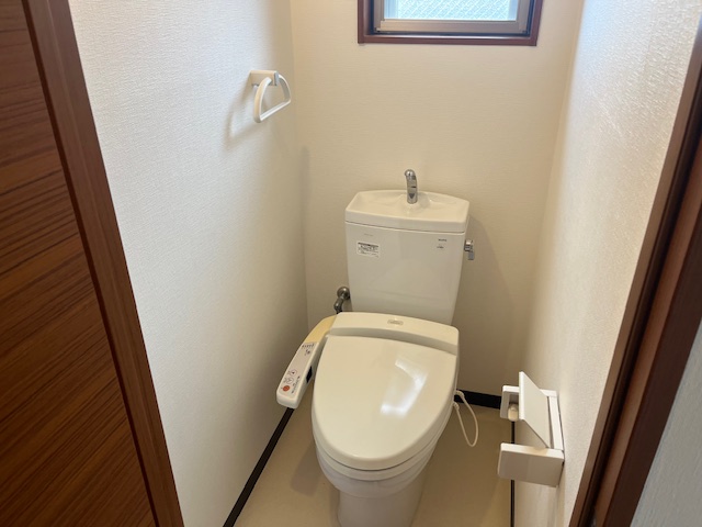 トイレ　トイレにも窓