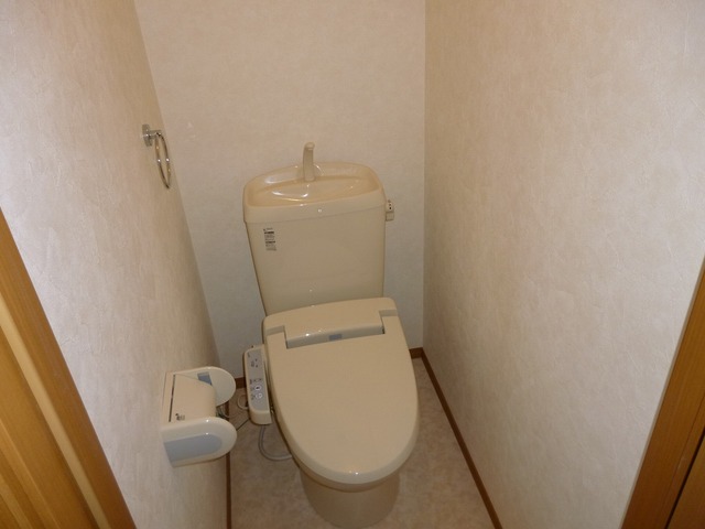 【富岡市田島のアパートのトイレ】
