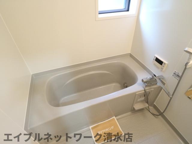 バス・シャワールーム　ゆったり過ごせるお風呂です