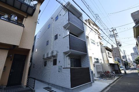 プレシャスの建物外観