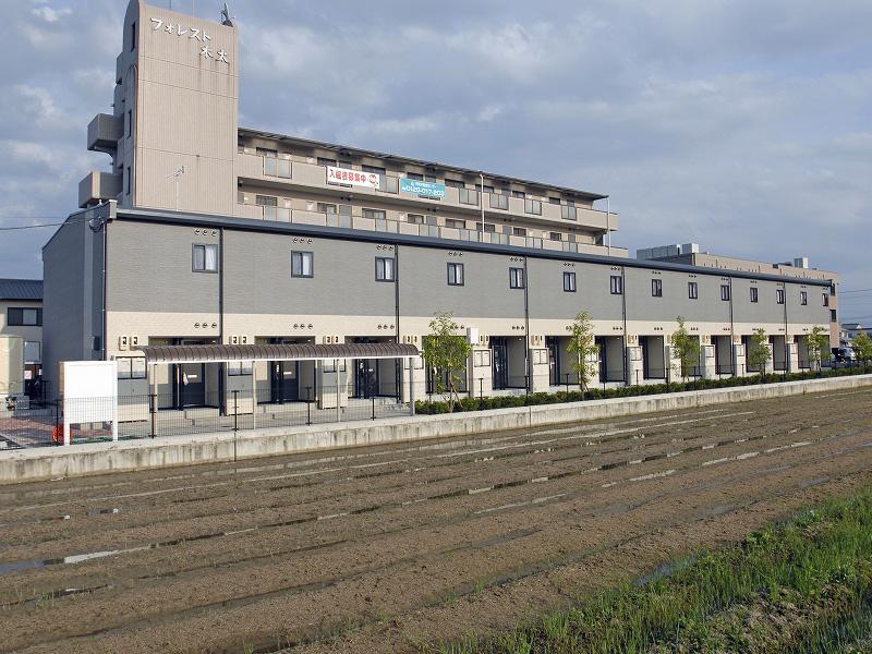 高松市木太町のアパートの建物外観