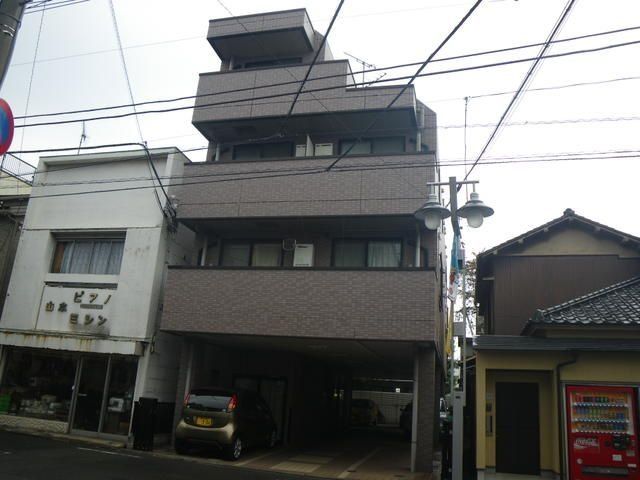 世田谷区世田谷のマンションの建物外観