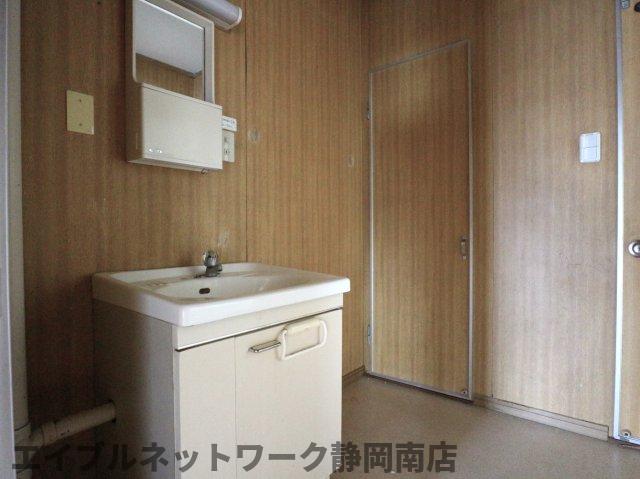 洗面設備　スペースが確保できる洗面所です