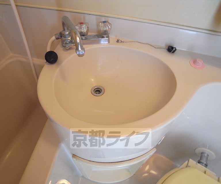 洗面設備　洗面台です