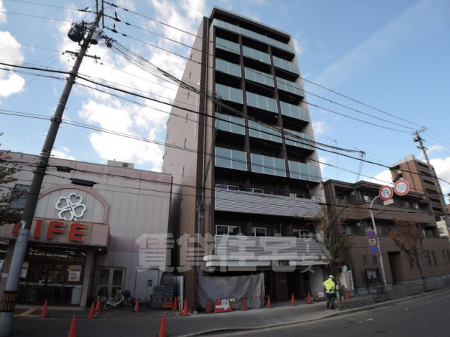 【京都市下京区西七条北衣田町のマンションの建物外観】