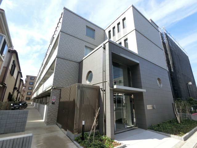 【船橋市海神町南のマンションの建物外観】