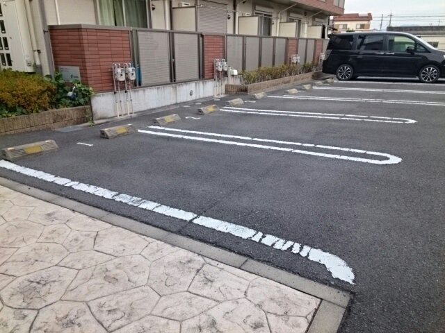 【サニーブライトの駐車場】