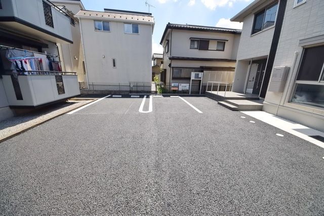 【柏市今谷上町のアパートの駐車場】