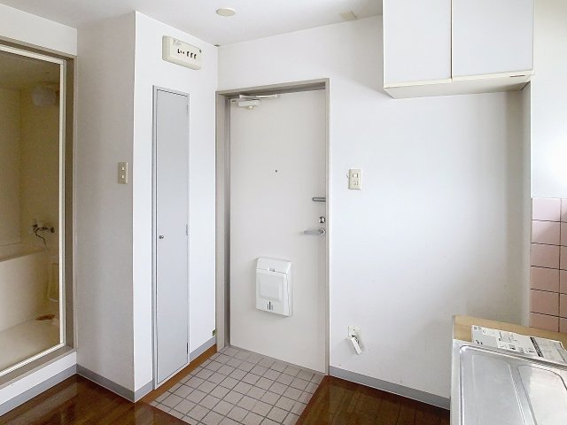 玄関　2025年4月撮影※現況を優先致します。