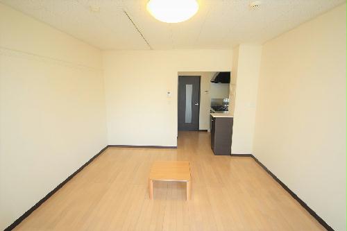 居室・リビング　一階はフローリング仕様です！