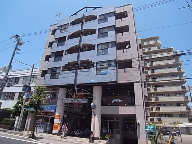 建物外観　タイル貼りの外観