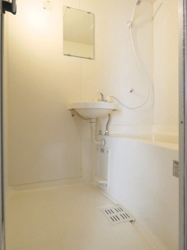 バス・シャワールーム　図面と現状に相違がある場合には現状を優先