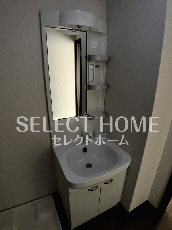 洗面設備　朝の身支度には欠かせない独立洗面化粧台