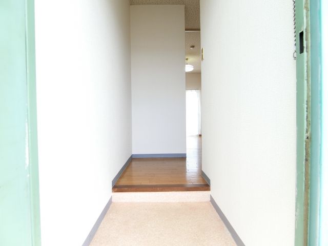 玄関　同物件別部屋イメージ写真