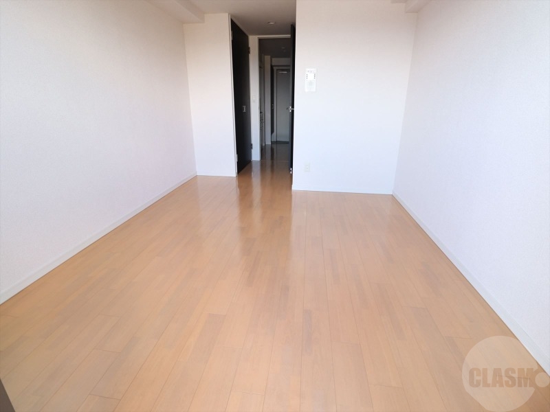 居室・リビング　約９帖の洋室