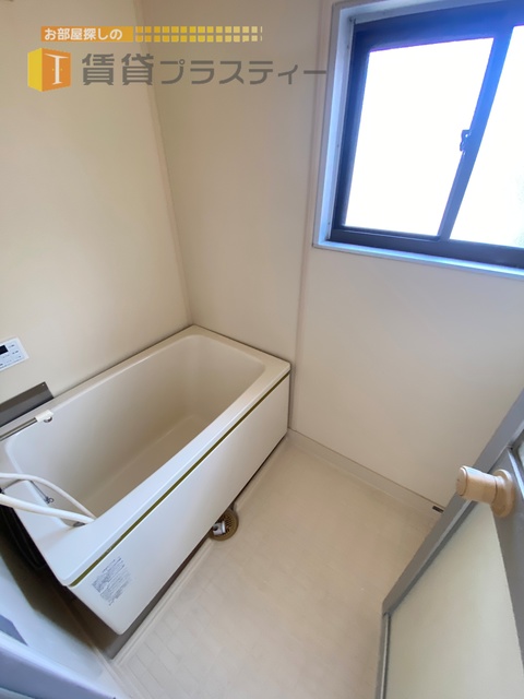 バス・シャワールーム　窓があって換気も楽々