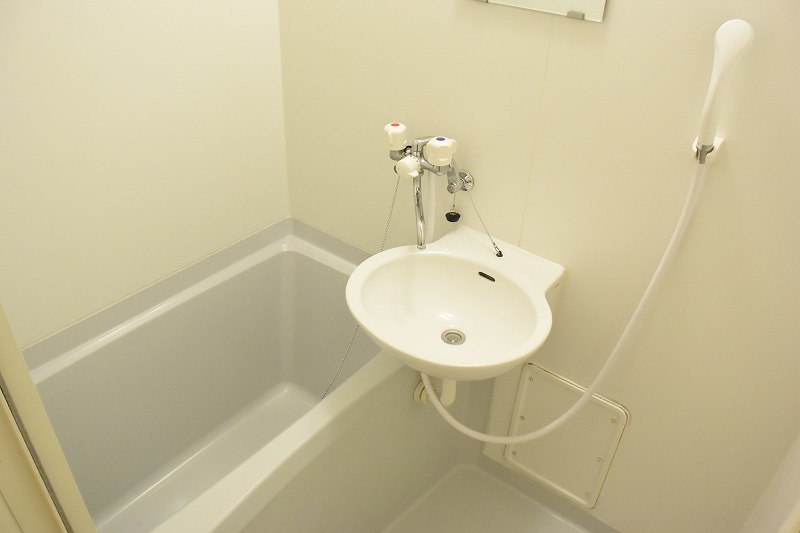 バス・シャワールーム　1日の疲れを癒せます