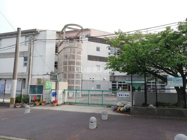小学校　北九州市立青葉小学校（小学校）まで2008m