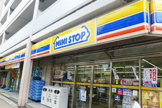 コンビニ　ミニストップ新川1丁目店（コンビニ）まで30m