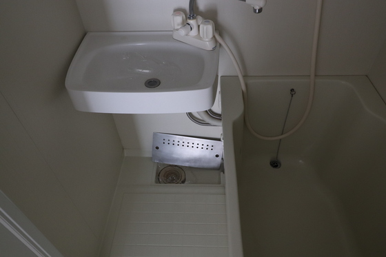 洗面設備　※別号室の写真です