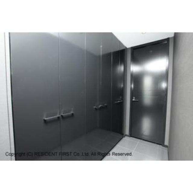 玄関　※写真は同タイプ住戸です。