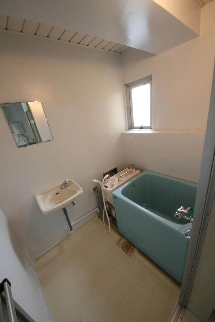 バス・シャワールーム　シャワー、洗面付き