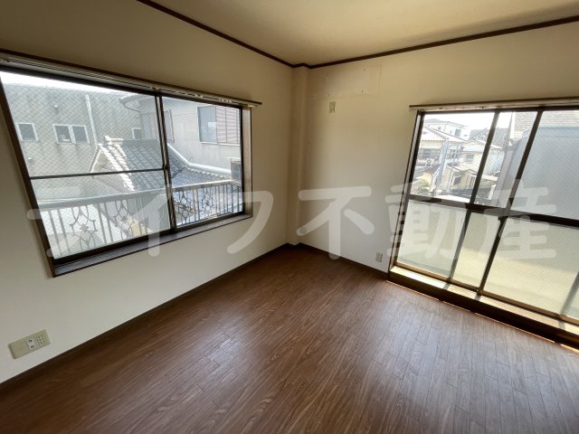 その他部屋・スペース　広くて明るい寝室