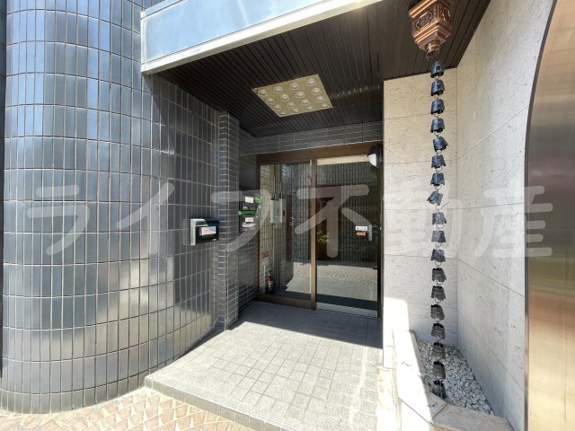 エントランス　清潔なエントランスです