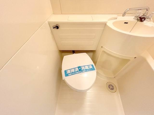 トイレ　別号室写真