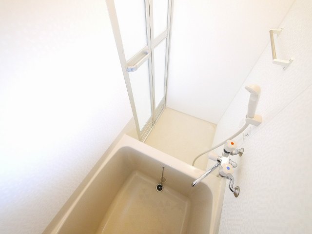 バス・シャワールーム　お風呂で日々の疲れを落としましょう