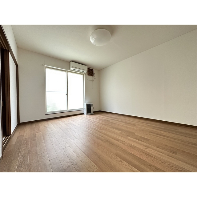 居室・リビング　洋室（8.5帖）の様子