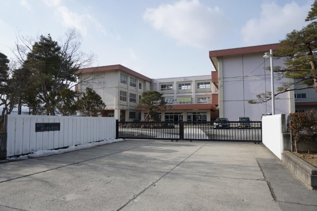 中学校　郡山市立郡山第七中学校（中学校）まで277m