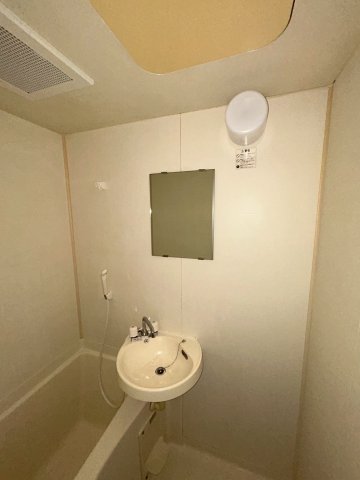 洗面設備　独立洗面台です