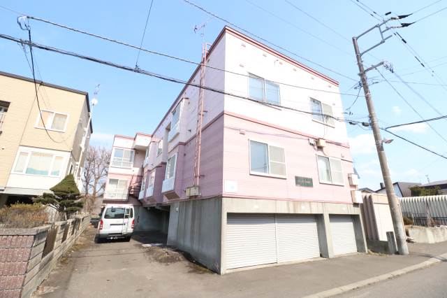 建物外観　３階建て★