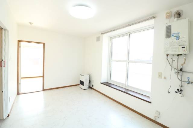 居室・リビング　部屋全体が白く明るく見えます★