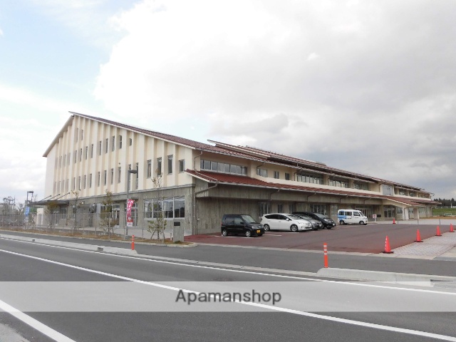 中学校　安来市立第一中学校（中学校）まで1300m