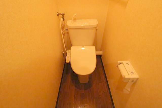 トイレ　ウォシュレット付き♪